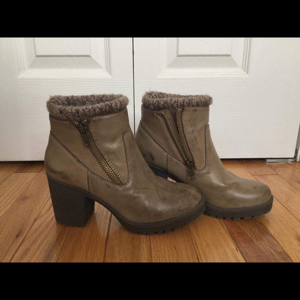 DONATED Nine West Brown Booties